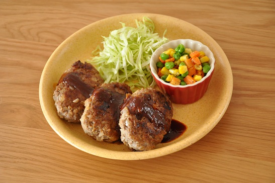 1人分130円調理時間15分ストックおかず♡厚揚げでカサ増し！ハンバーグ