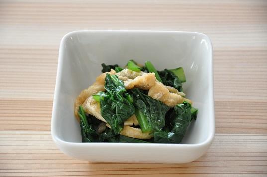10分50円のストックおかず♡困ったときに助かる小松菜と油揚げのおかず