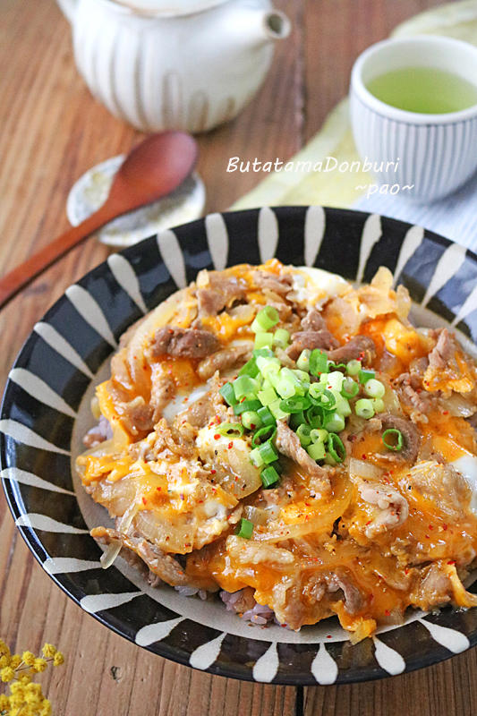 とろとろ半熟卵の豚玉どんぶり♪豚こま肉でパパッとおうちランチ