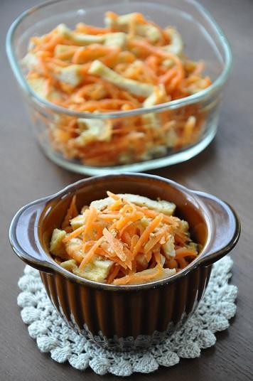 お弁当や晩ごはんの副菜に♪にんじんと油揚げのごまあえ