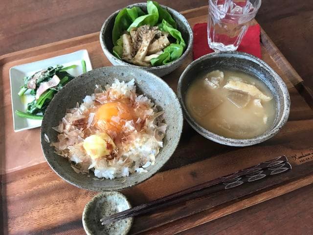おかかバター卵かけごはんで朝ごはん