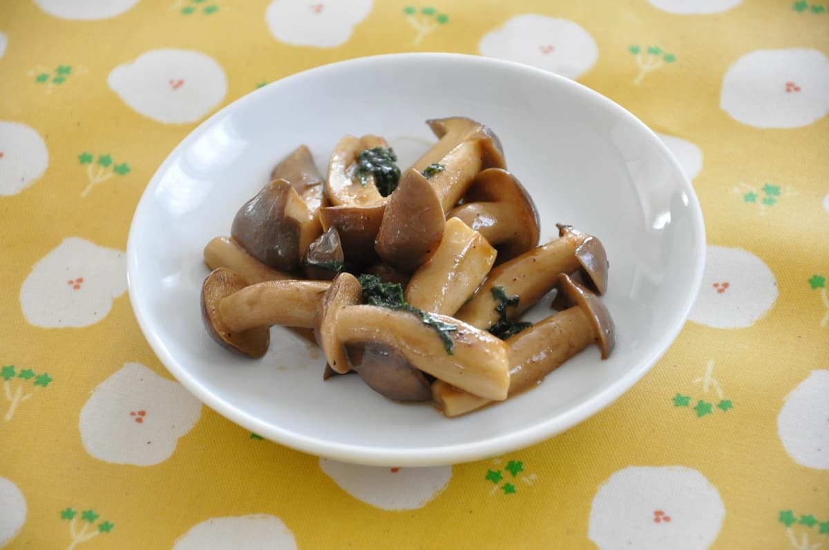 しめじとシソのバター醤油炒め