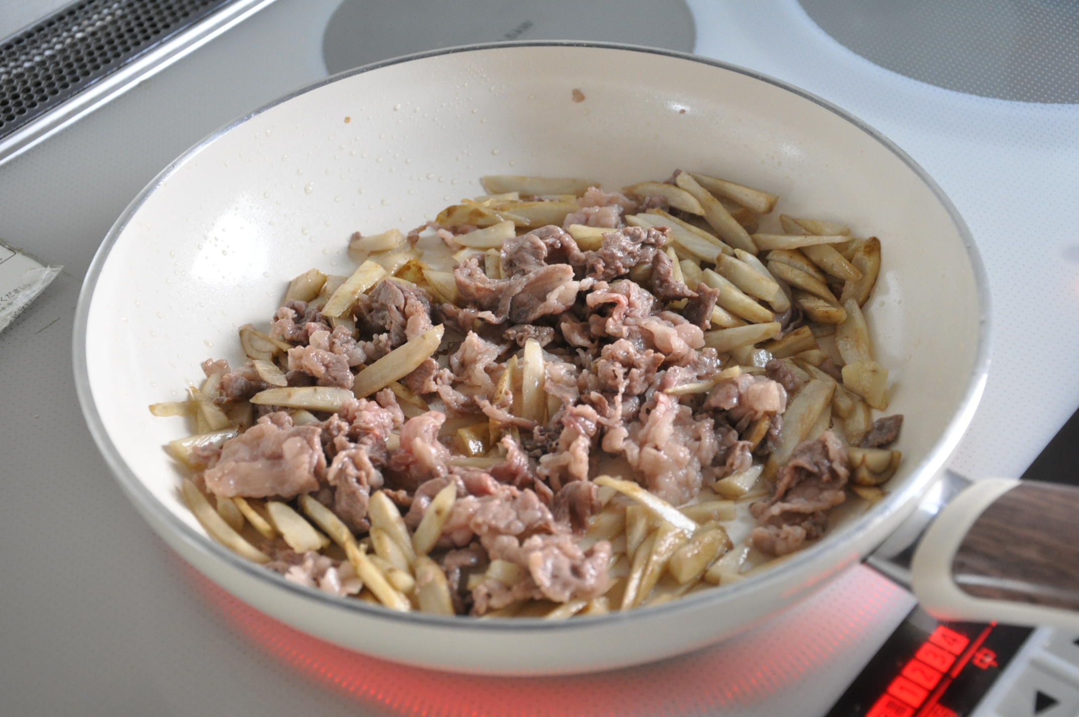 牛肉とごぼうの甘辛煮