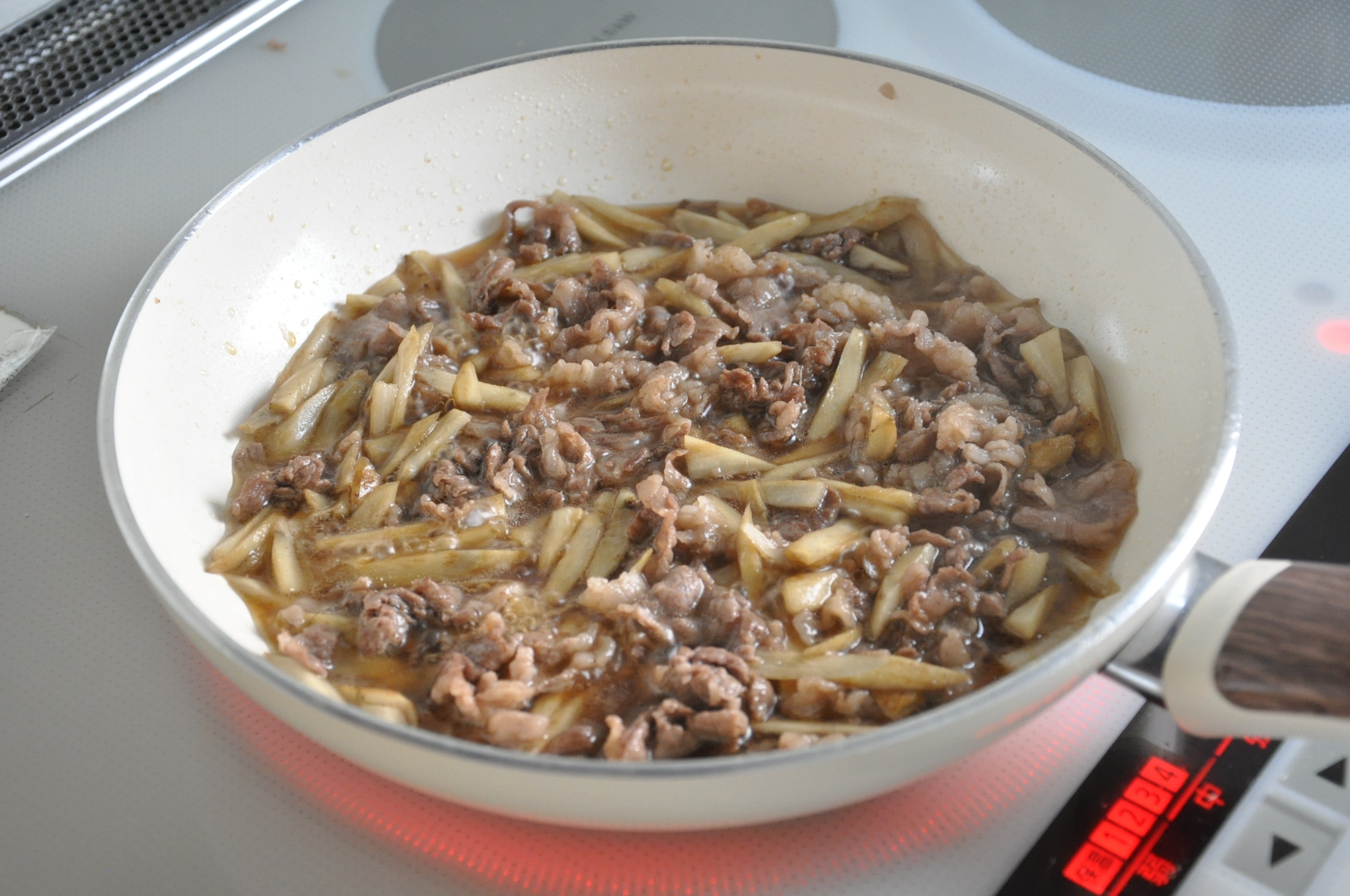 牛肉とごぼうの甘辛煮