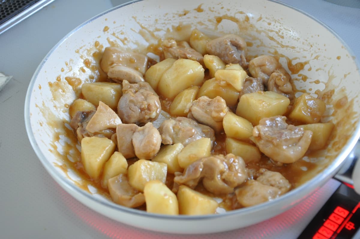 じゃがいもと鶏肉の照り焼き
