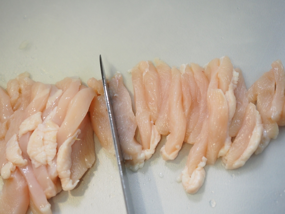 鶏むね肉のオイスターにらもやし炒め