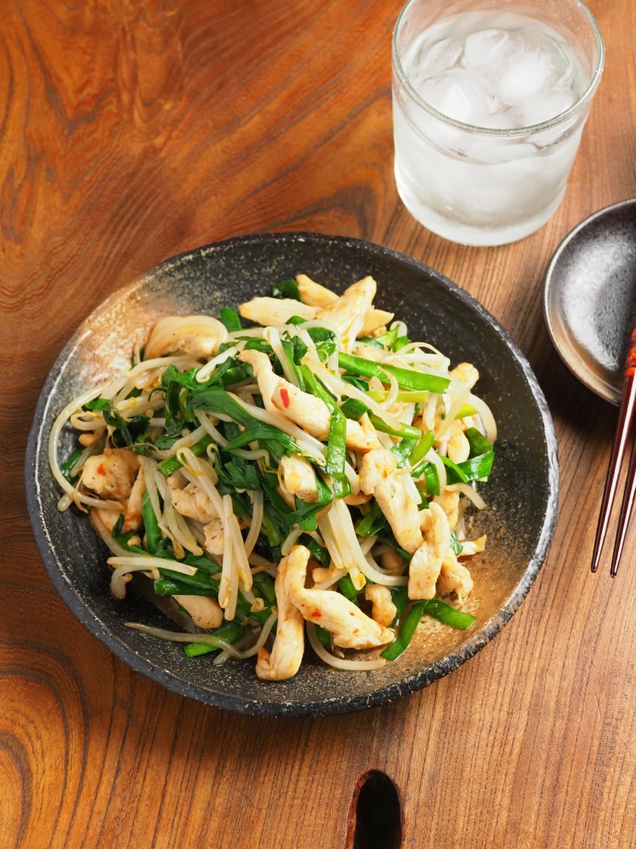 鶏むね肉のオイスターにらもやし炒め