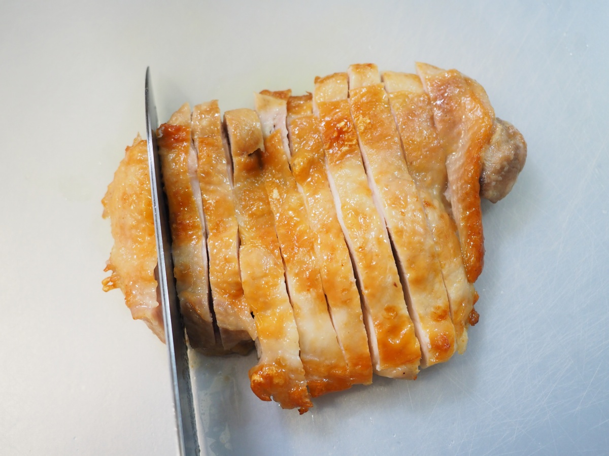 鶏もも肉のにんにく風味旨塩焼き
