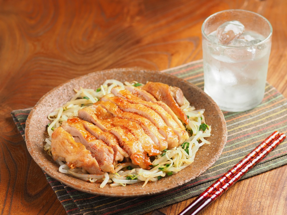 鶏もも肉のにんにく風味旨塩焼き