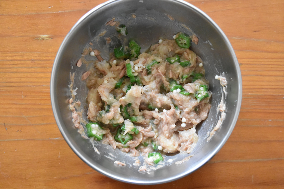 材料を混ぜる