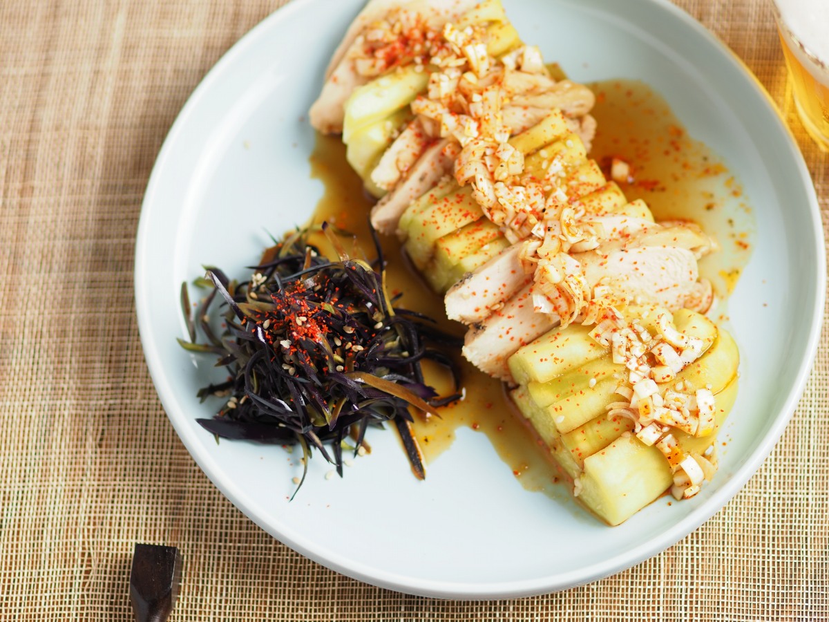 蒸し茄子とサラダチキンのよだれ鶏風サラダ