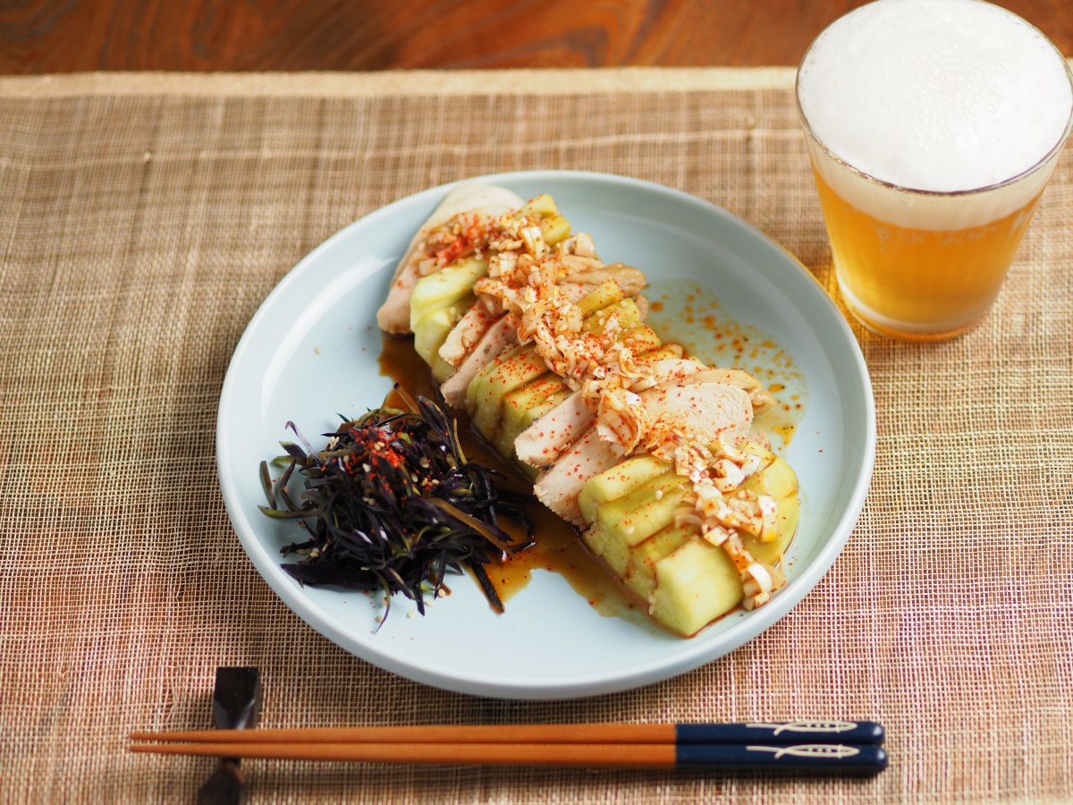 蒸し茄子とサラダチキンのよだれ鶏風サラダ