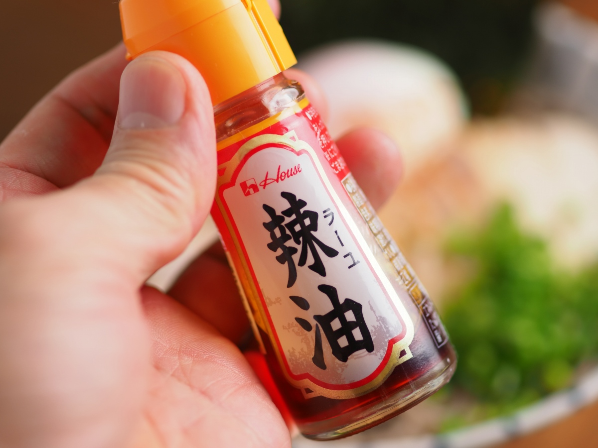 鶏むね肉のラー油蕎麦