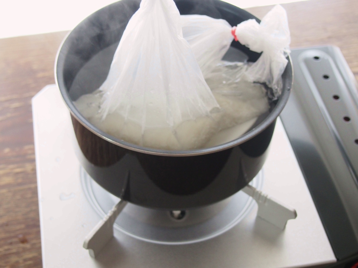 ポリ袋とカセットコンロでおいしいご飯が食べられます