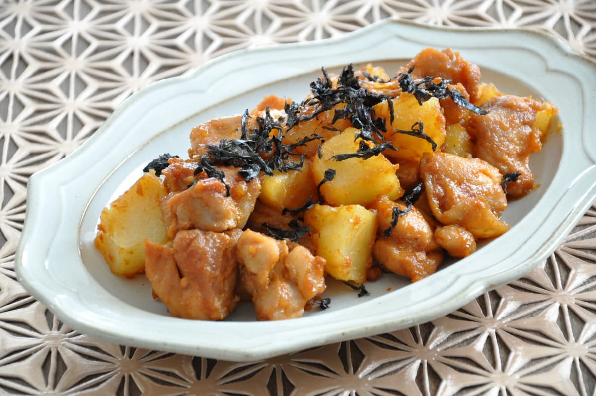 鶏肉とじゃがいもの韓国風炒め