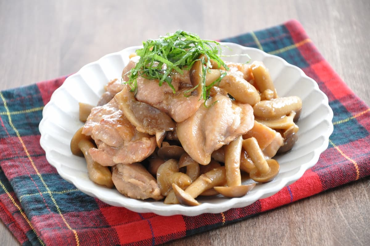 鶏肉としめじの甘辛炒め
