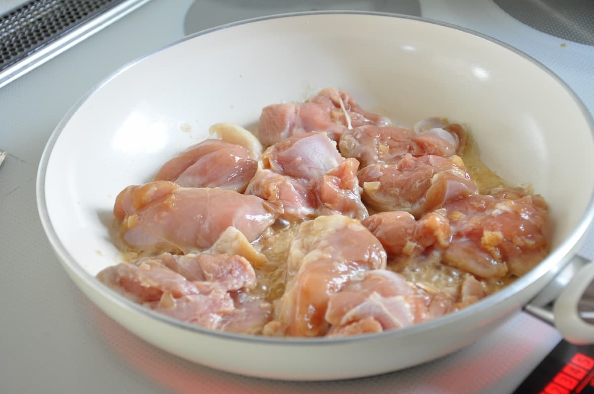 鶏肉としめじの甘辛炒め