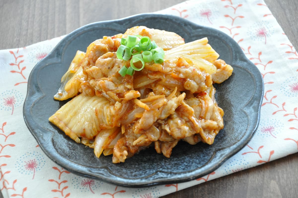 豚肉と玉ねぎのキムチ炒め