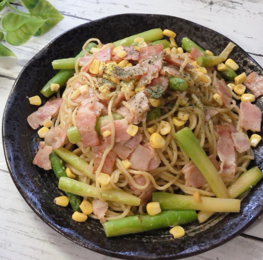 アスパラベーコン焼きそば　完成