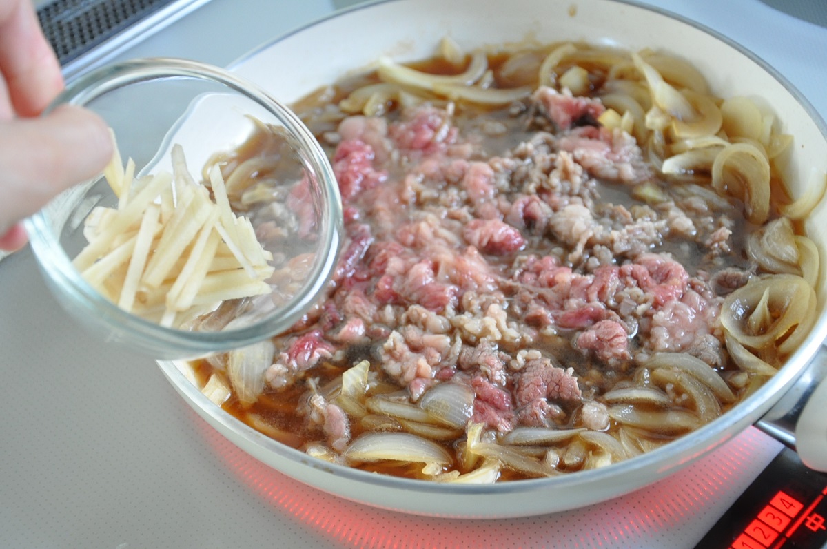 牛肉と玉ねぎの甘辛煮
