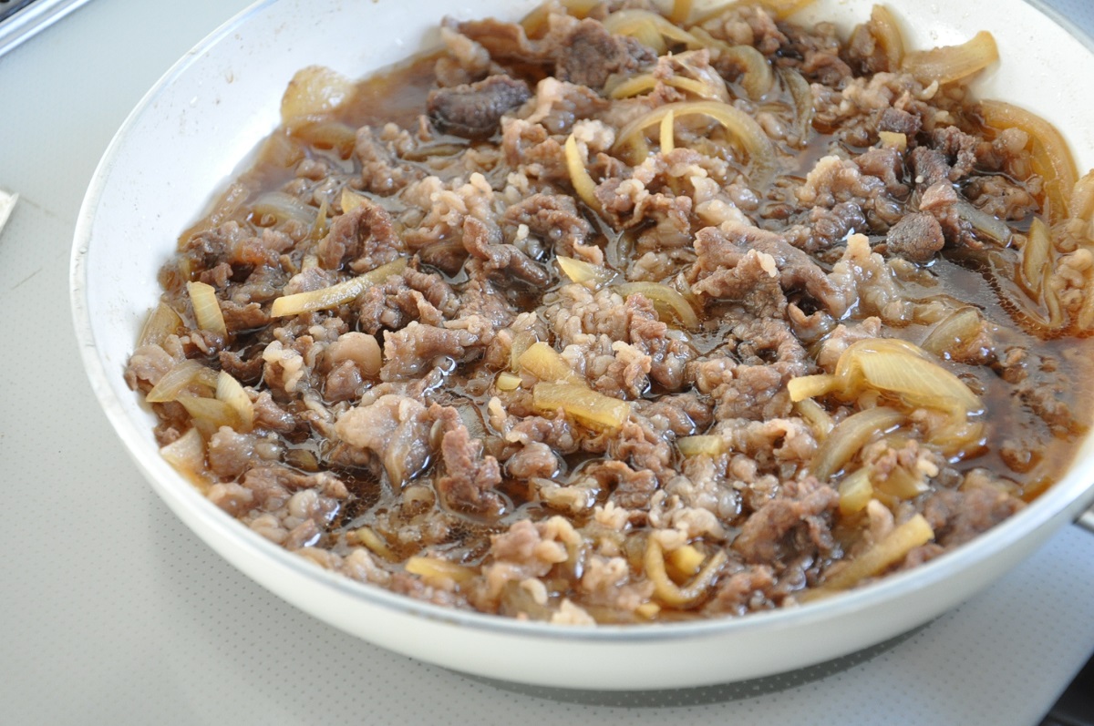 牛肉と玉ねぎの甘辛煮