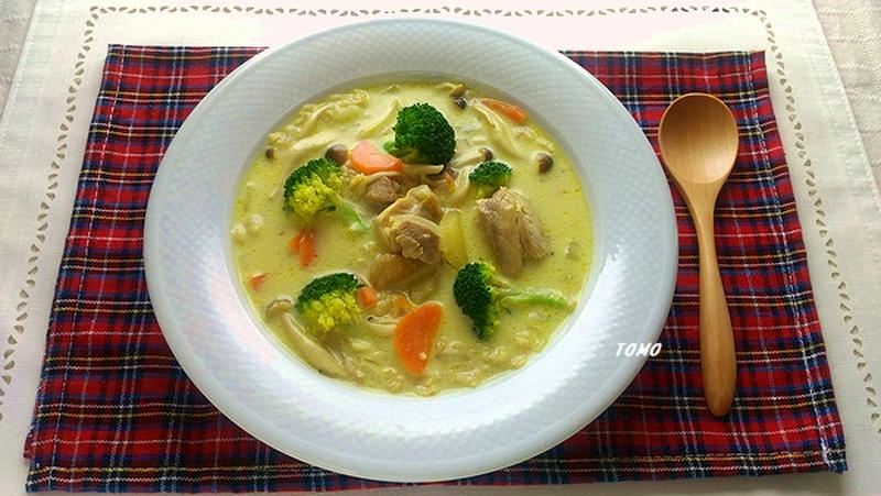 オートミールをもっと食べやすく♪あったかスープレシピ3選