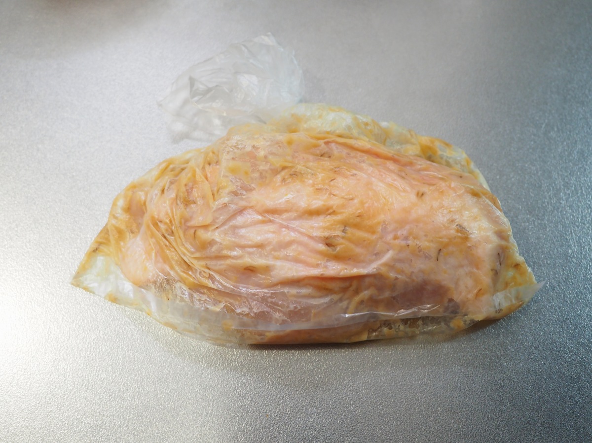 鶏むね肉の味噌漬けコンフィ