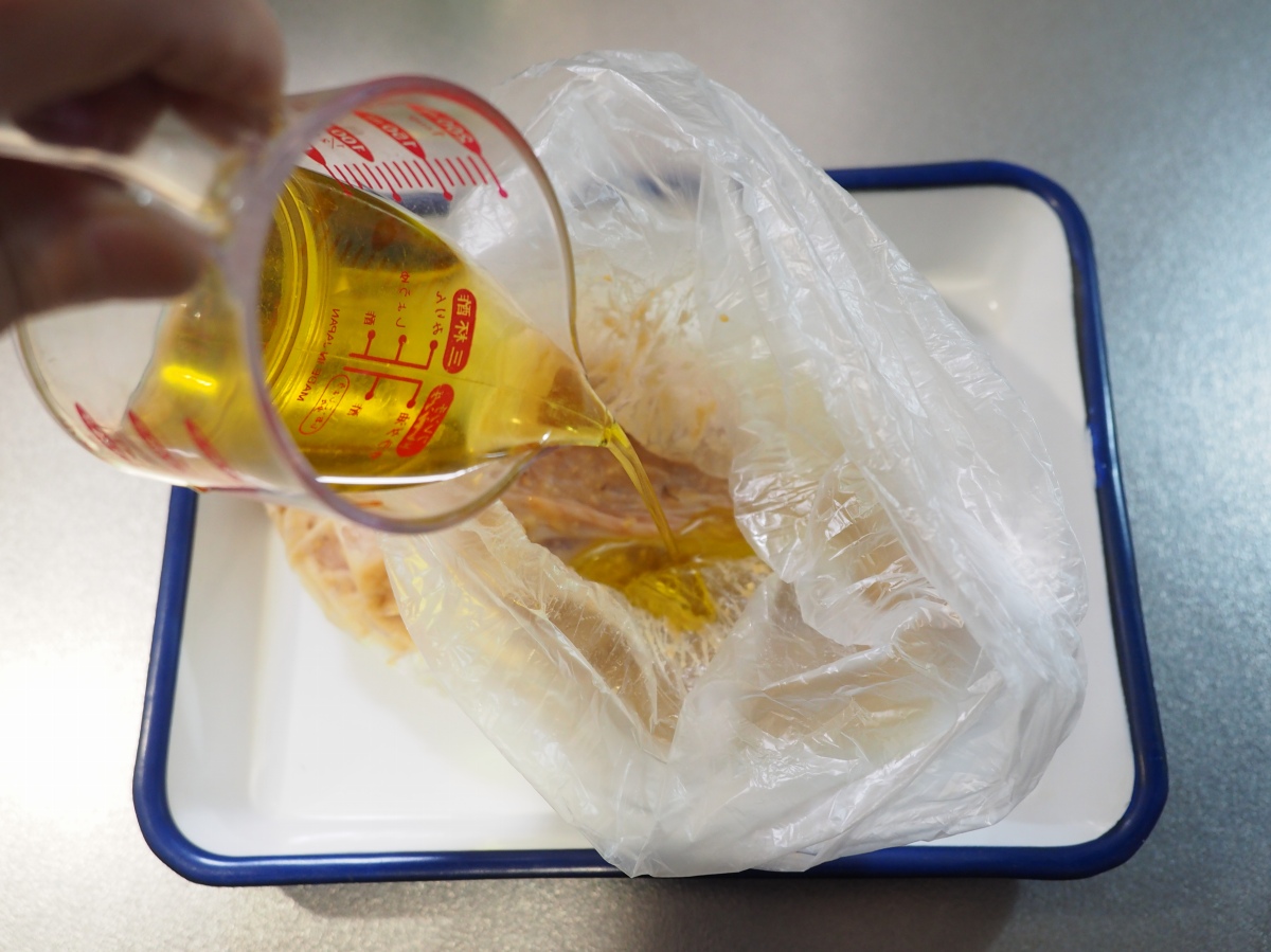 鶏むね肉の味噌漬けコンフィ