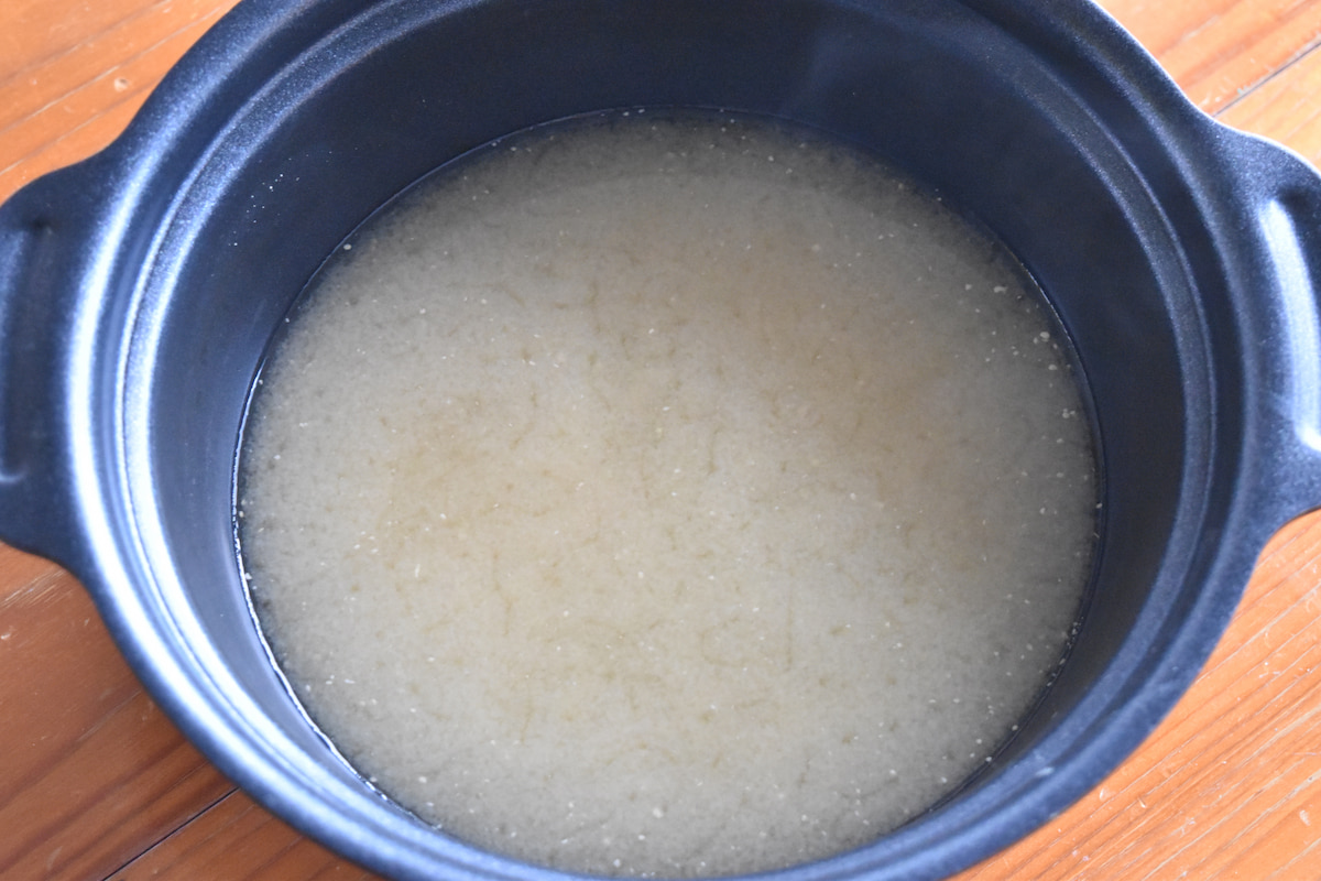 つゆの材料を沸かす