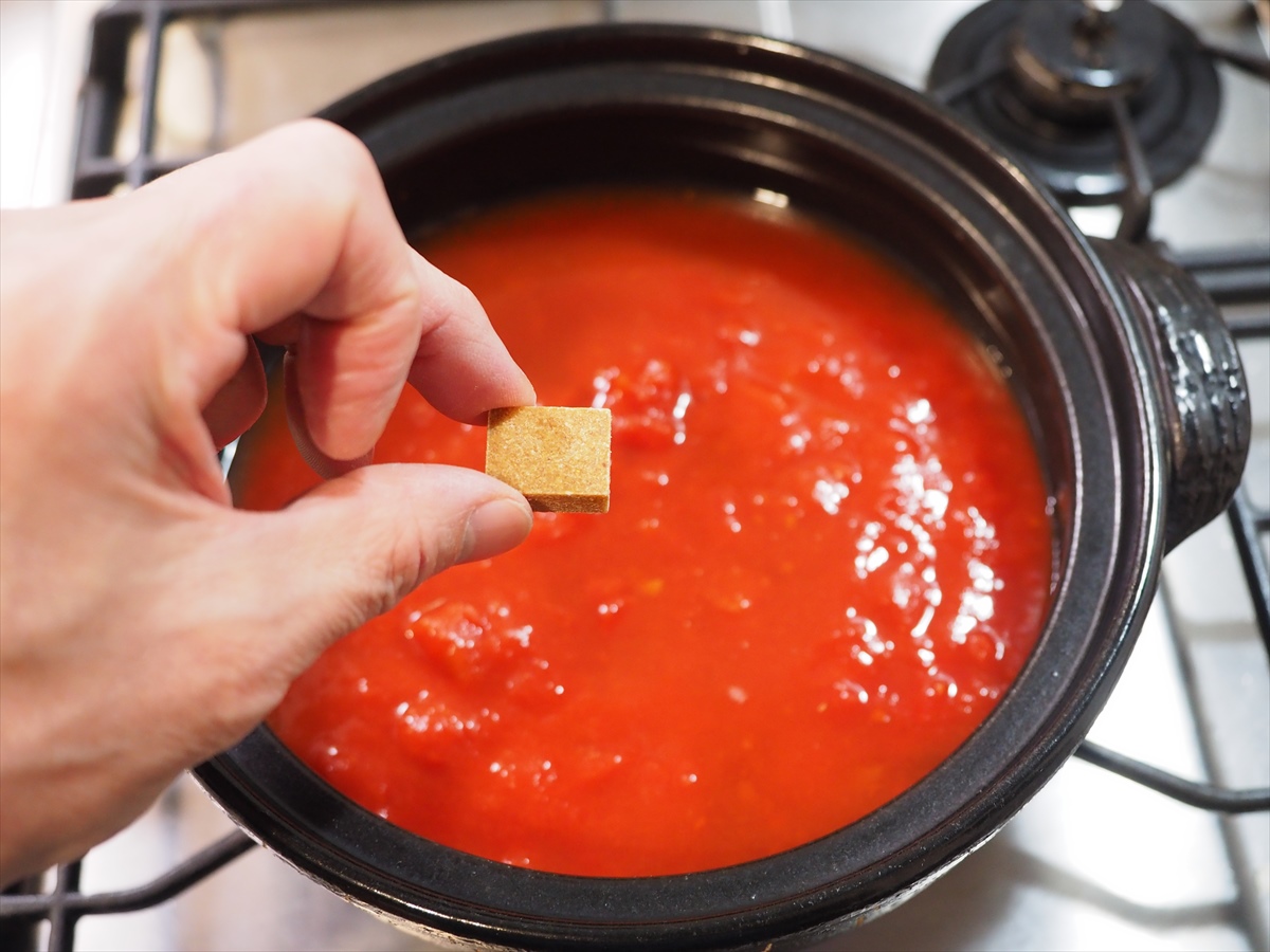 鶏むね肉と豆腐のトマトチーズ鍋
