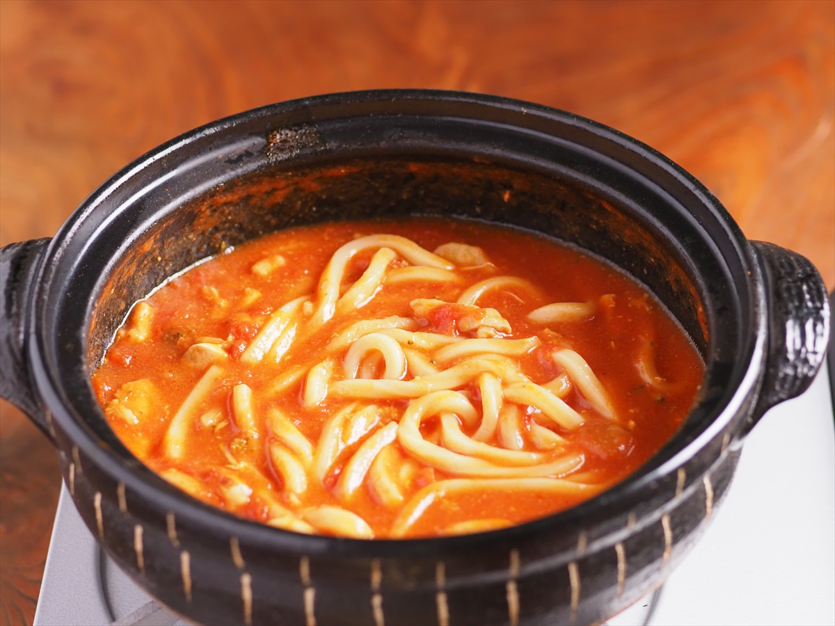 鶏むね肉と豆腐のトマトチーズ鍋