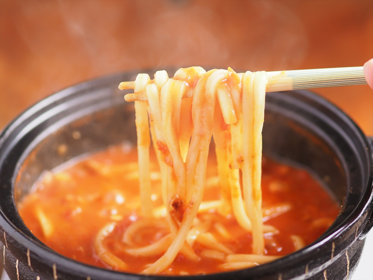 鶏むね肉と豆腐のトマトチーズ鍋