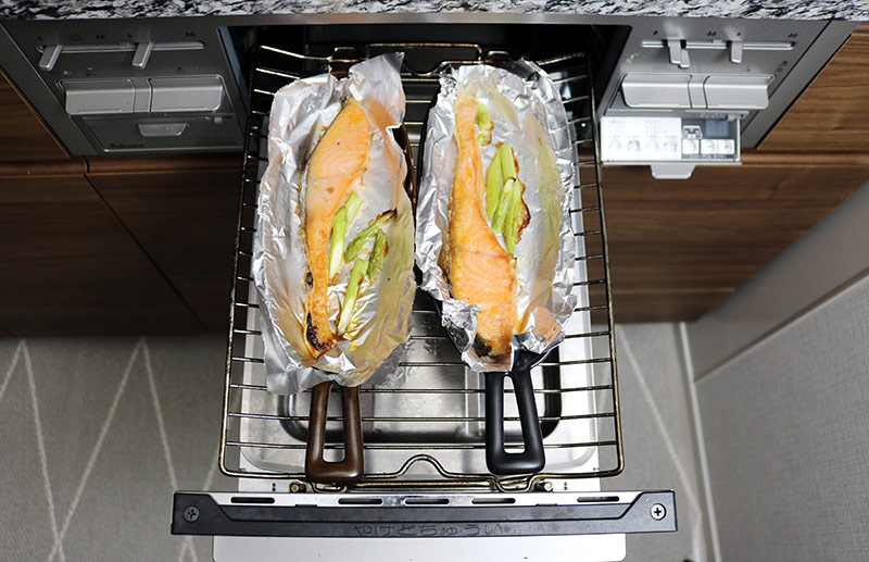 魚焼きグリルであと一品！「グリルハンディプレート」で作る、ハッセルバック風ポテトのグリル焼き