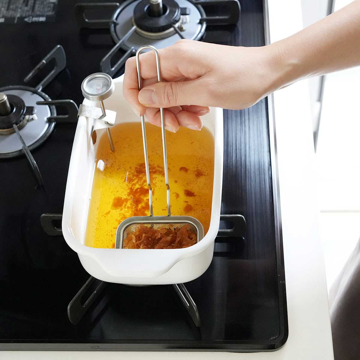 四角い天ぷら鍋にピッタリのカス揚げ