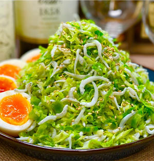 春キャベツとしらすの湯通しサラダ