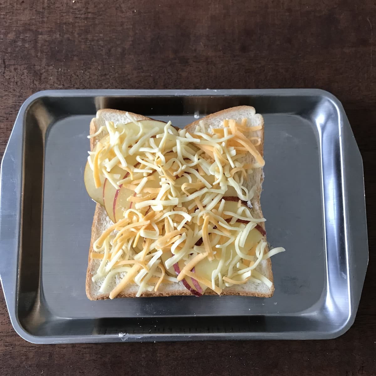 チーズを散らしたところ