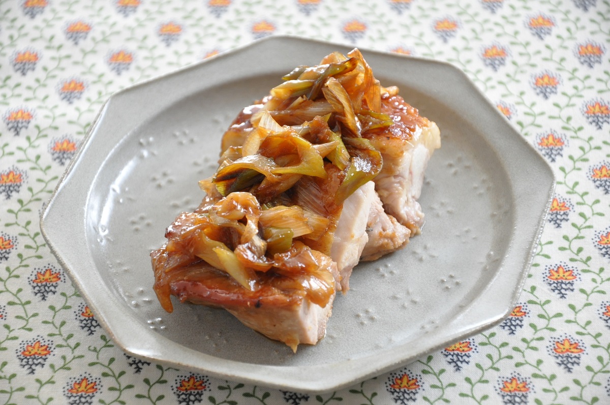 特売の鶏もも肉がめちゃウマ!「鶏肉と長ねぎの照り焼き」