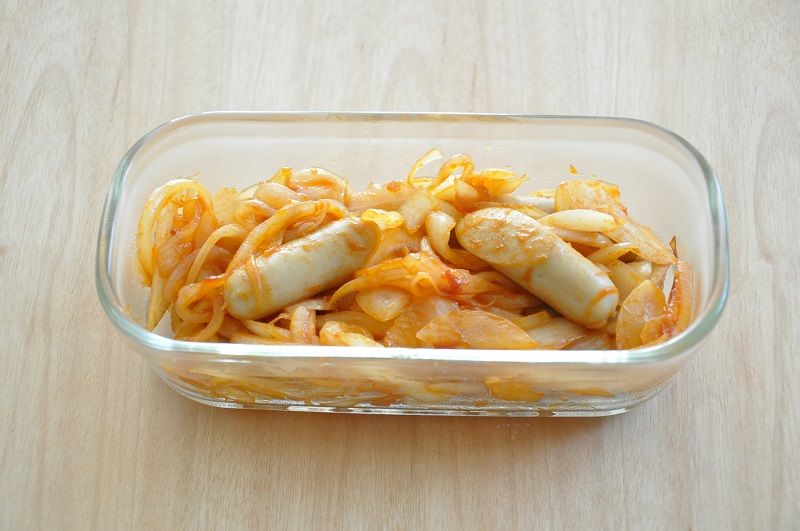 ウインナーと玉ねぎのケチャップ炒め