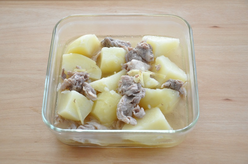 豚肉とじゃがいものほっこり煮