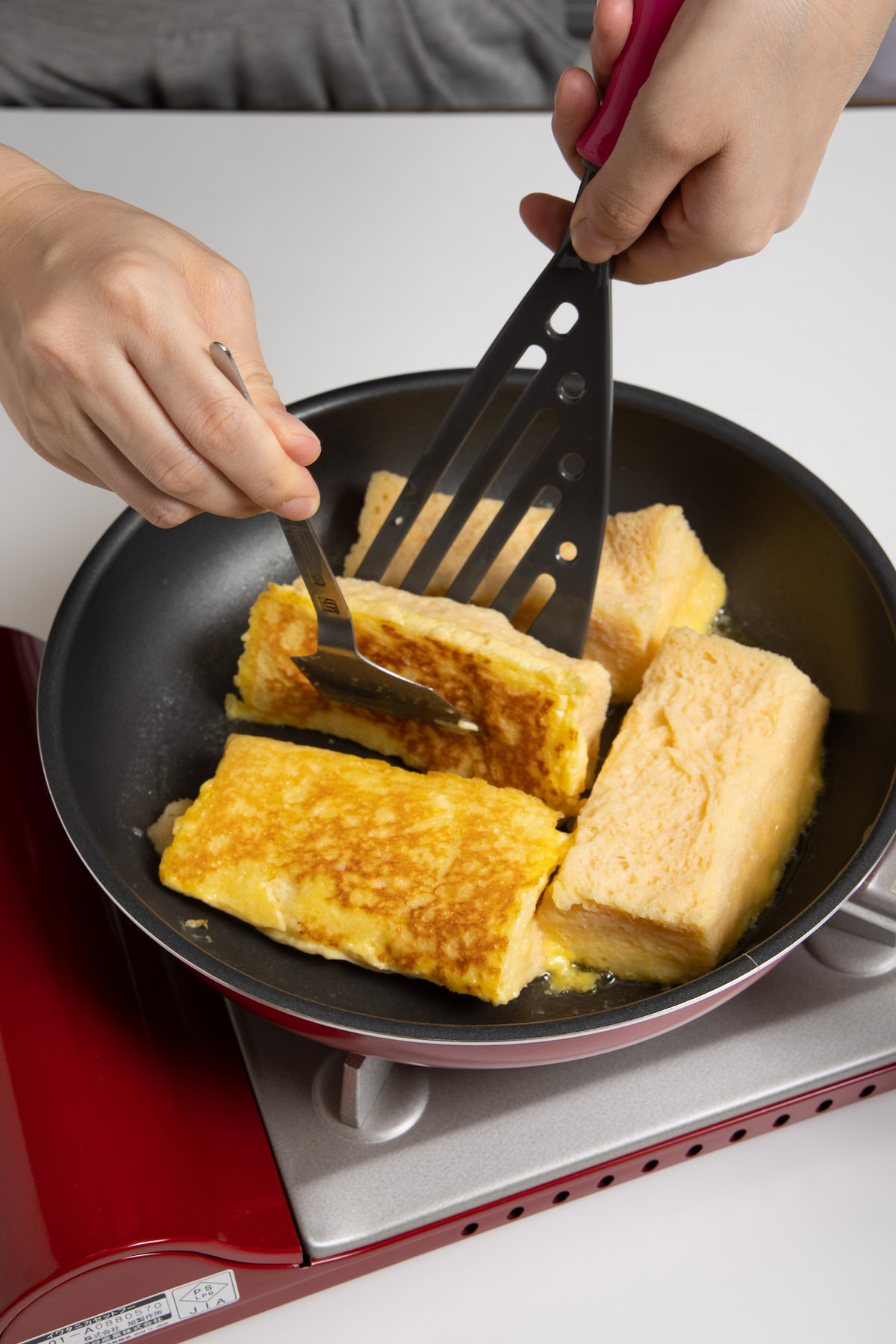 ふわふわフレンチトースト　ひっくり返す