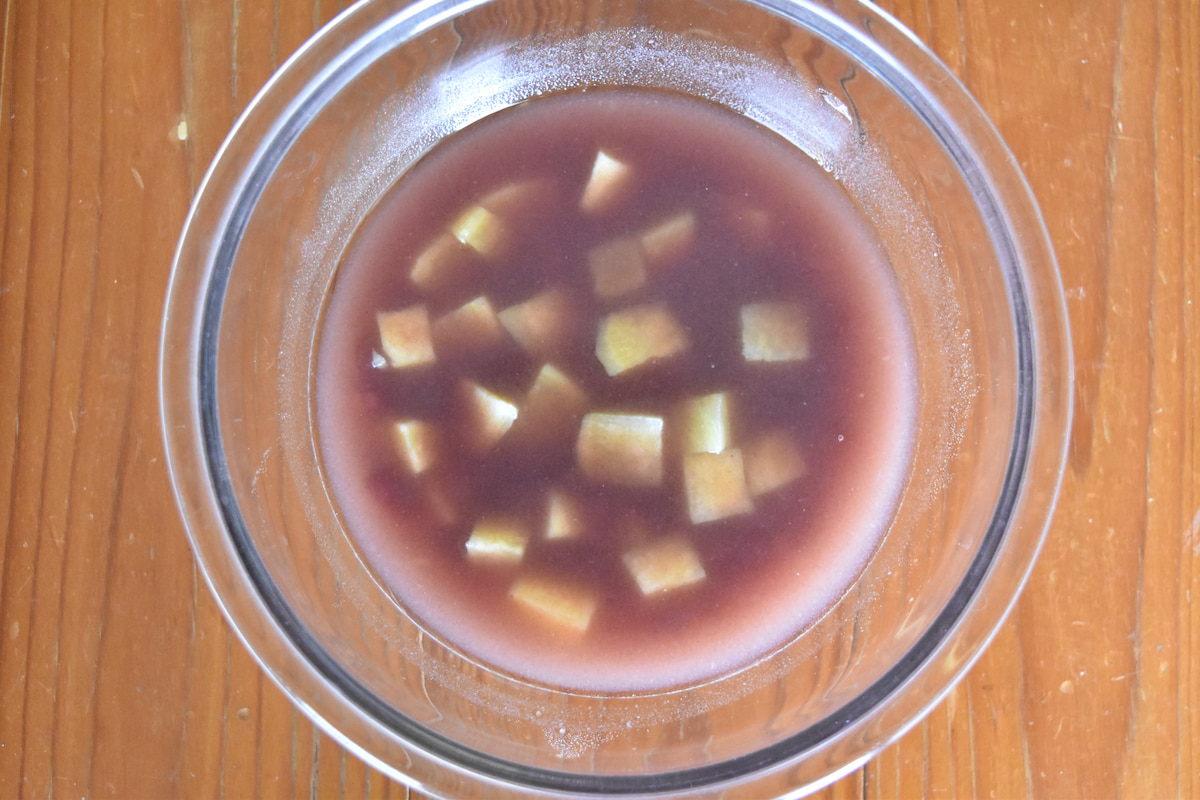 小豆水煮缶を入れる