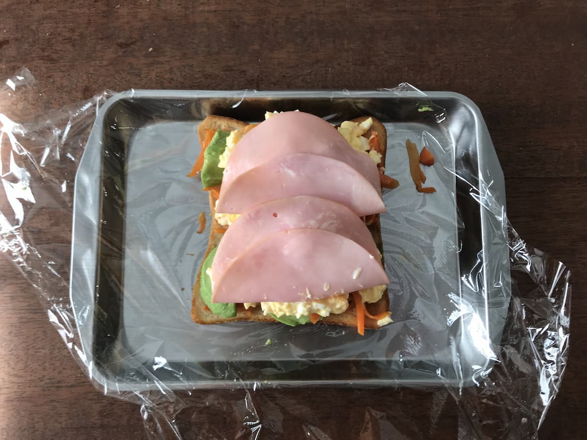 ハムをのせたところ