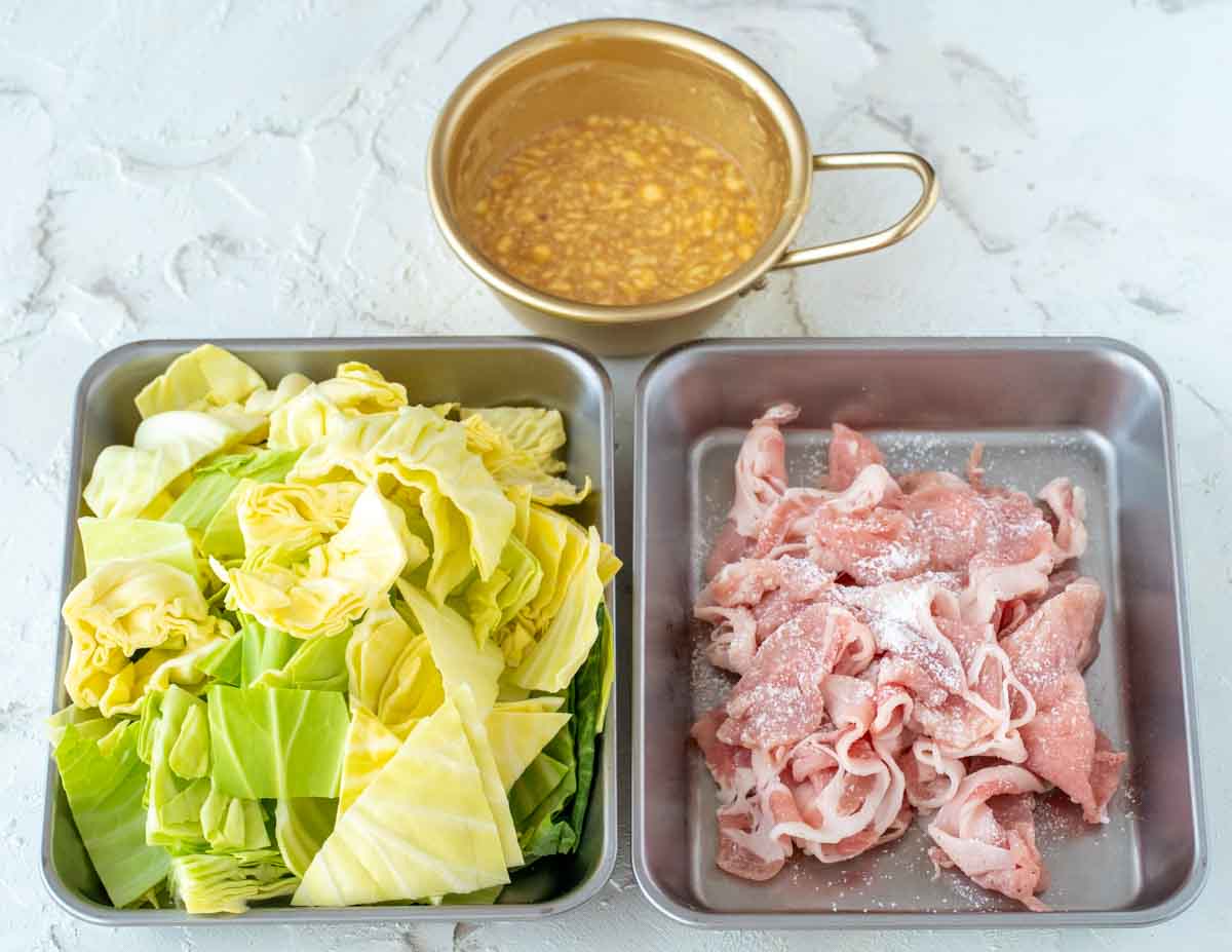 豚肉とキャベツのオイマヨガーリック炒め　材料