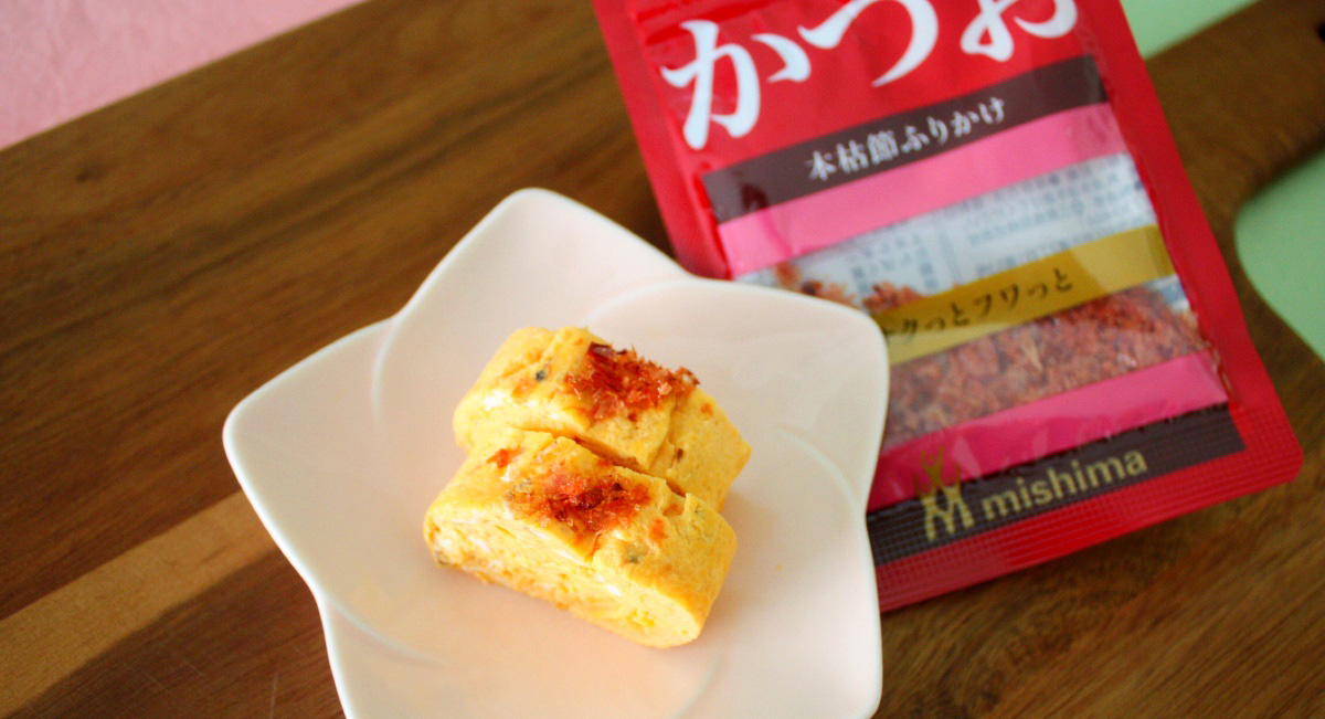 「ゆかり」の三島食品にまた家族が増えた！新発売「かつお」の“だし感”がすごい