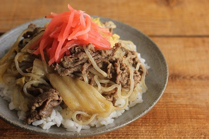 かさ増しでボリューミー！節約「牛丼」アイデア5選