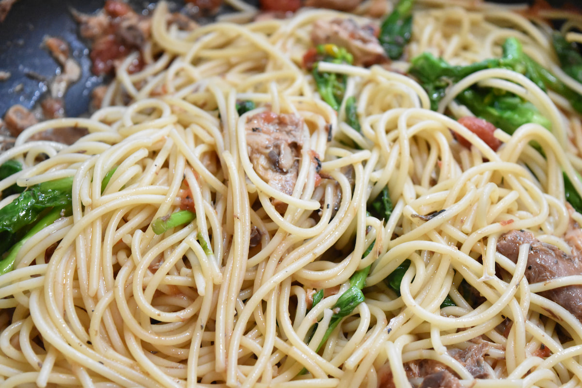 パスタを加えて和える