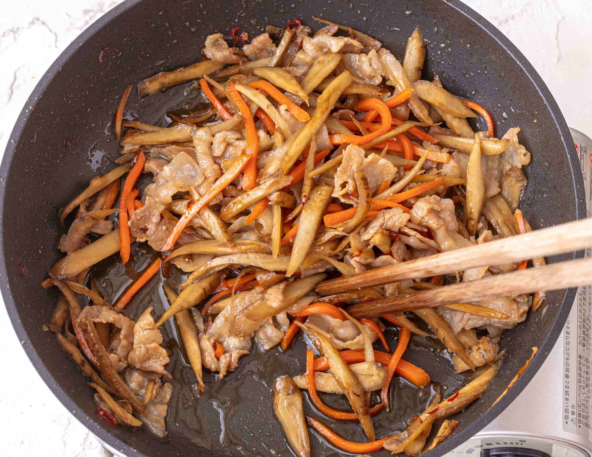 豚肉いりきんぴらごぼう 煮詰める
