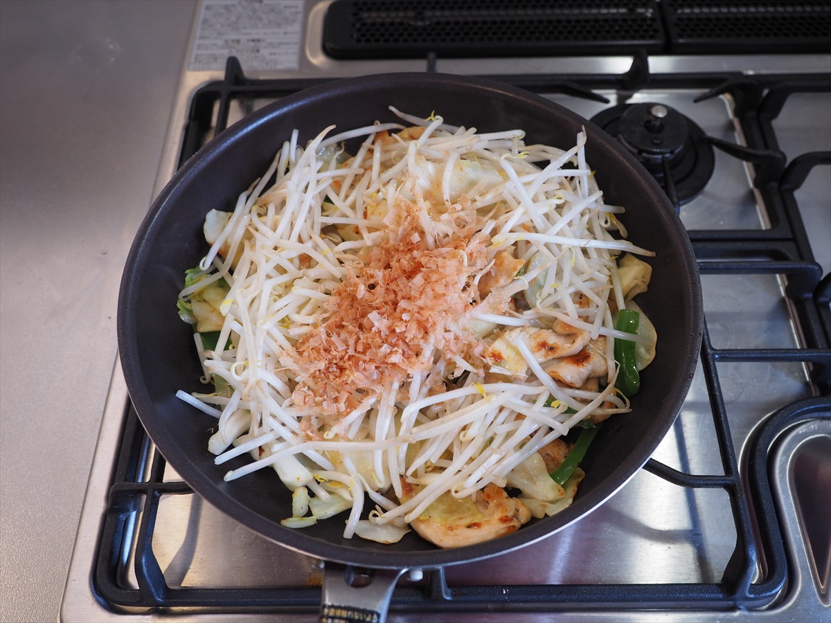 カット野菜と鶏むね肉の焼肉炒め