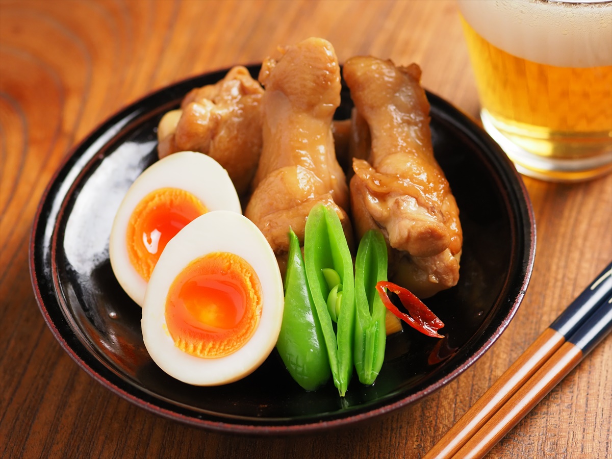 煮卵を添えてごちそう感アップ!コスパ抜群「手羽元の甘酢煮」