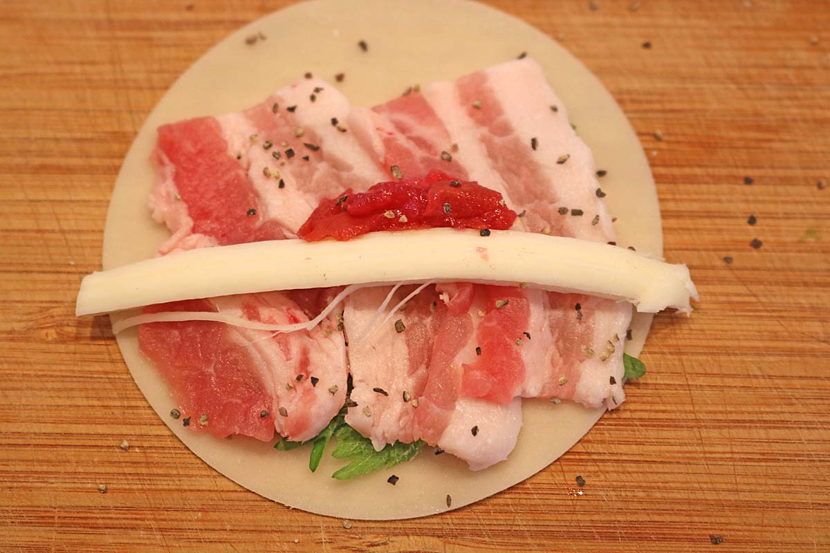 豚バラぐるぐる餃子６